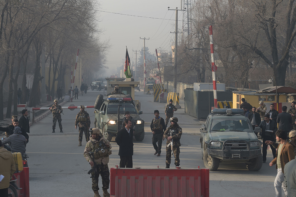 Serangan tersebut berjenis bom bunuh diri di jalan utama depan gedung Direktorat Keamanan Nasional Afghanistan (NDS).