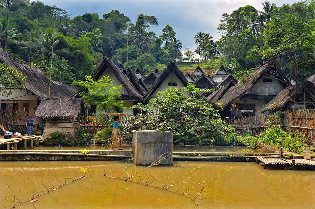 Berkunjung ke Kampung Naga Tasikmalaya