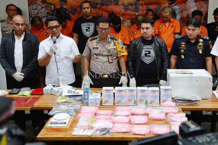 Kasus tersebut terungkap atas kerja sama timnya dengan tim Bea-Cukai Bandara Soekarno-Hatta. Polisi berkoordinasi dengan pihak Bea-Cukai setelah mendapatkan informasi akan adanya pengiriman narkotika ke Jakarta.
