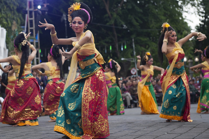 Dalam pembukaan Denfest tahun ini, ratusan seniman akan menampilkan karya terbaiknya dengan membawakan berbagai garapan seni.