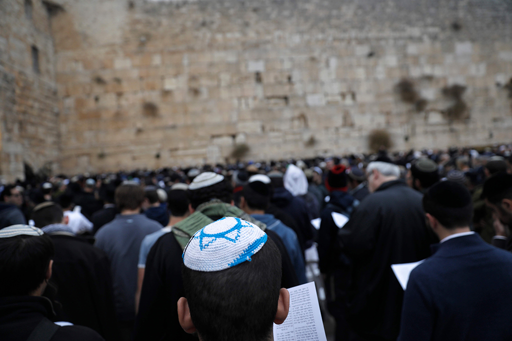 Doa bersama ini dilakukan karena Israel mengalami kekeringan parah selama empat tahun terakhir. 