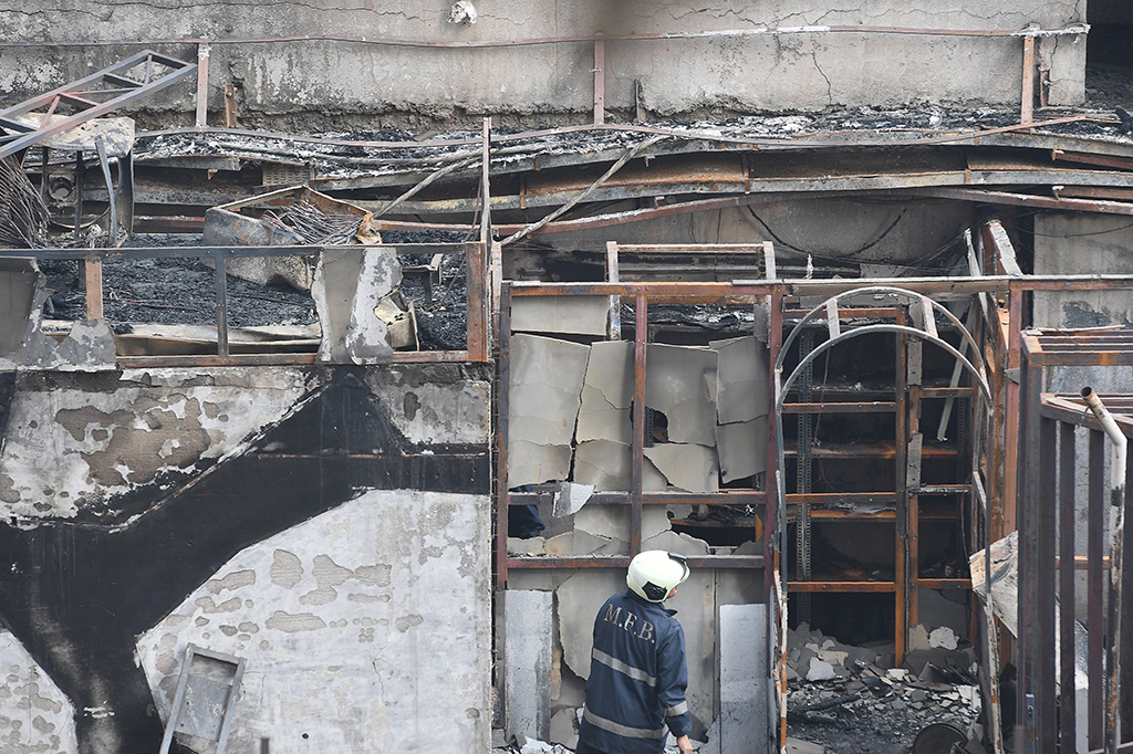 Sedikitnya 15 orang tewas dalam kejadian ini. Penyebab kebakaran ini masih diselidiki oleh otoritas setempat. 
