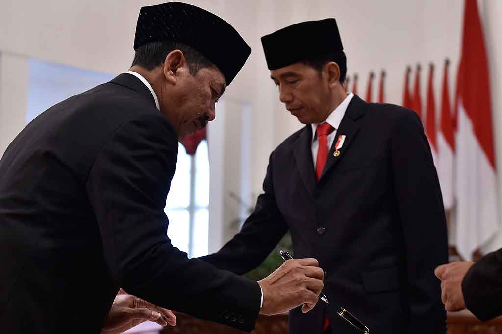 Djoko Setiadi merupakan Kepala Lembaga Sandi Negara (Lemsaneg) yang diberhentikan jabatannya dan diangkat kembali menjadi Kepala BSSN berdasarkan Peraturan Presiden Nomor 53 tahun 2017 yang ditandatangani pada 19 Mei 2017. Berdasarkan Perpres tersebut, Kepala BSSN diberi hak keuangan, administrasi dan fasilitas lainnya setingkat menteri.