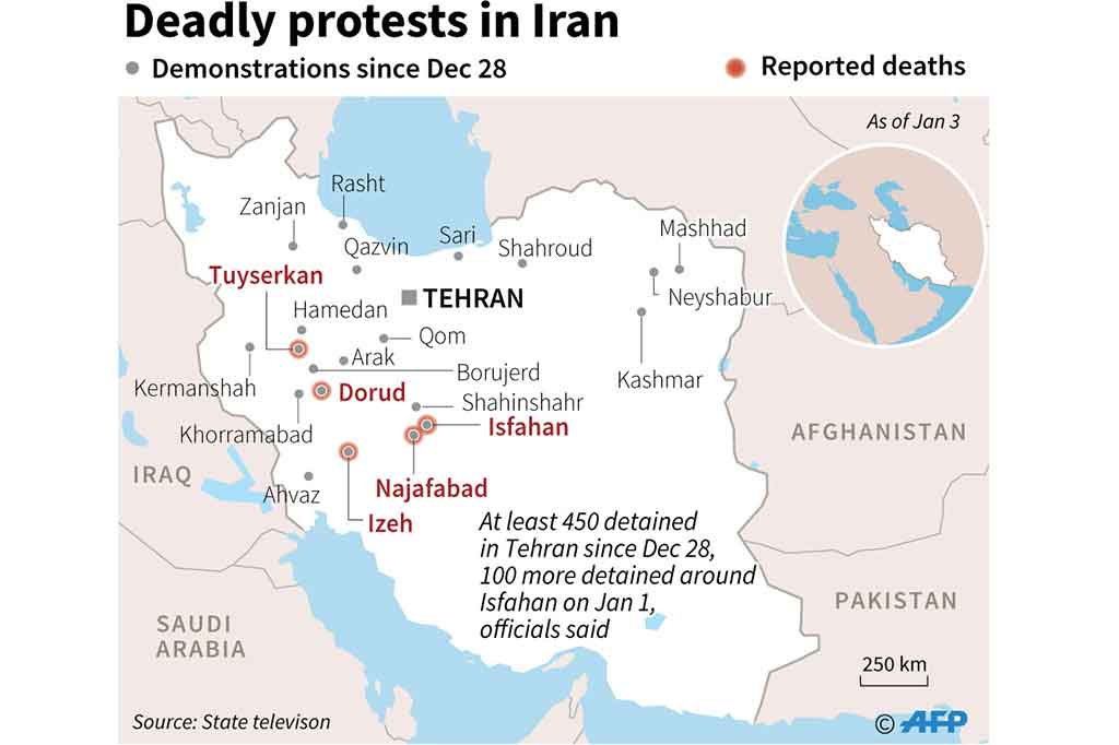 Sebelumnya, demonstrasi antipemerintah yang dimulai sejak 28 Desember 2017 berujung dengan kerusuhan. Sedikitnya 21 orang tewas dan lebih dari 450 demonstran ditangkap. Pemimpin Agung Iran Ayatollah Ali Khamenei menuding para musuh Republik Islam Iran berada di balik kerusuhan yang terjadi di negaranya.