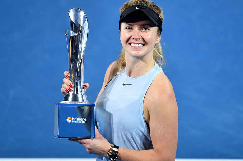 Svitolina menangkat trofi juara turnamen tenis Brisbane International.