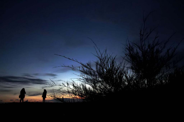 Pantai Lampuuk merupakan objek wisata pasir putih dan perpaduan alam pegunungan sepanjang pesisir laut Samudera Hindia. ANTARA/Rahmad