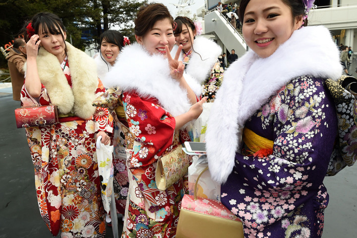 Hari Kedewasaan di Jepang dirayakan setiap minggu kedua setiap bulan Januari. 
