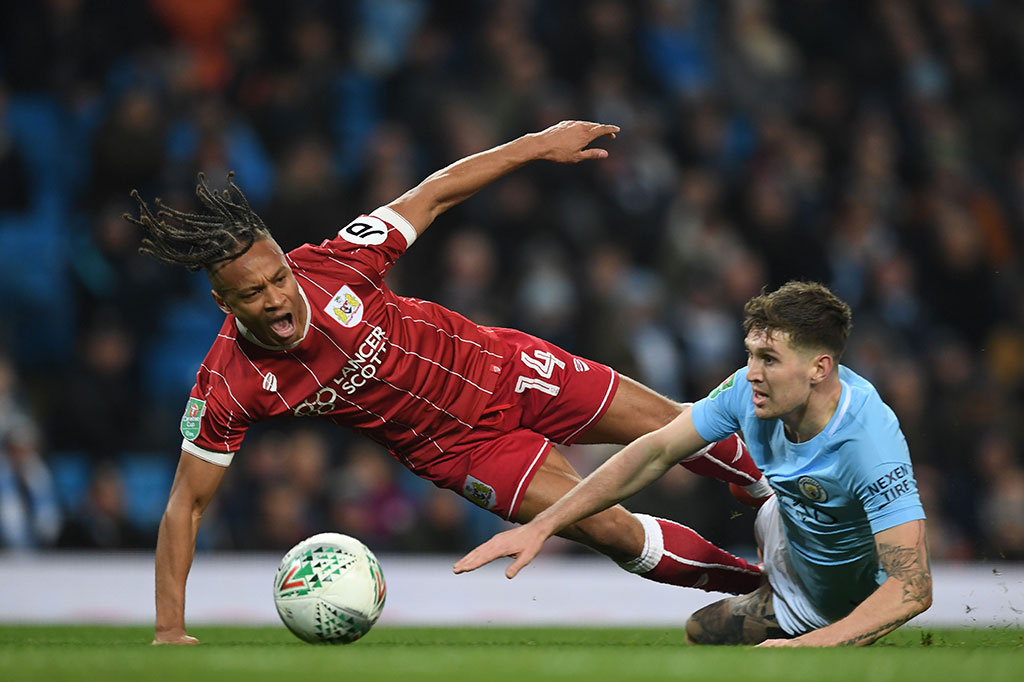 Petaka datang bagi City setelah John Stones melanggar Bobby Reid di kotak terlarang pada menit ke-42. Tak ayal wasit langsung menunjuk titik putih.