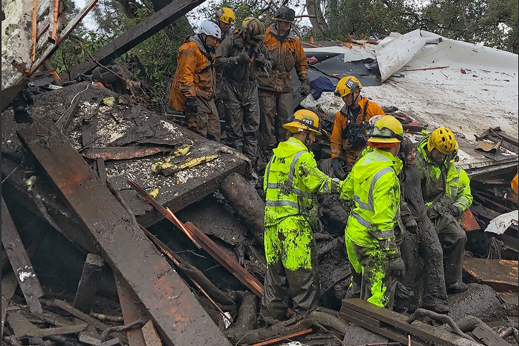 Petugas pemadam kebakaran berhasil menyelamatkan seorang gadis berusia 14 tahun yang terjebak selama berjam-jam di dalam rumah yang hancur di Montecito.