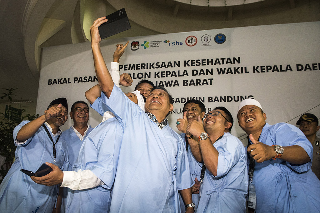 Wajah Ceria Paslon Pilgub Jabar Usai Jalani Tes Kesehatan