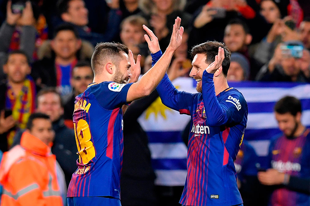 Dua menit kemudian Messi kembali mencatatkan namanya di papan skor untuk membawa Blaugrana unggul 2-0. Kedua gol La Pulga berkat assist Jordi Alba.