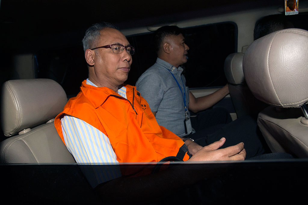 Susul Bimanesh, Fredrich Yunadi Ditahan KPK