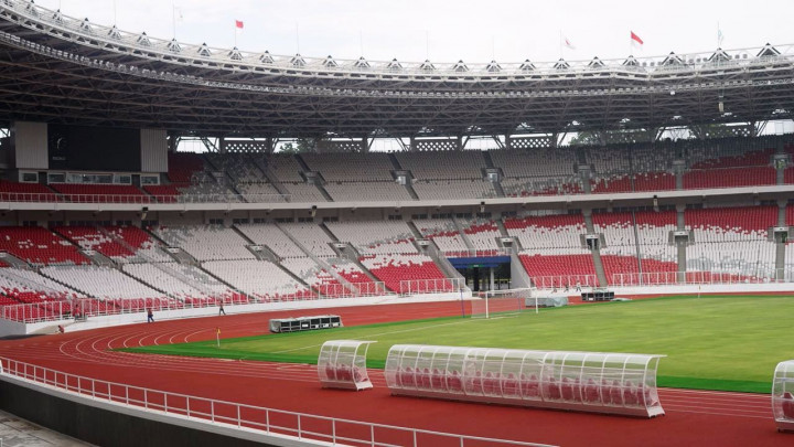Pewarnaan kursi dengan merah, putih dan abu-abu diatur sedemikian rupa. Bila diperhatikan seksama menghasilkan grafis lilitan bendera Merah Putih mengeliling interior SUGBK.
