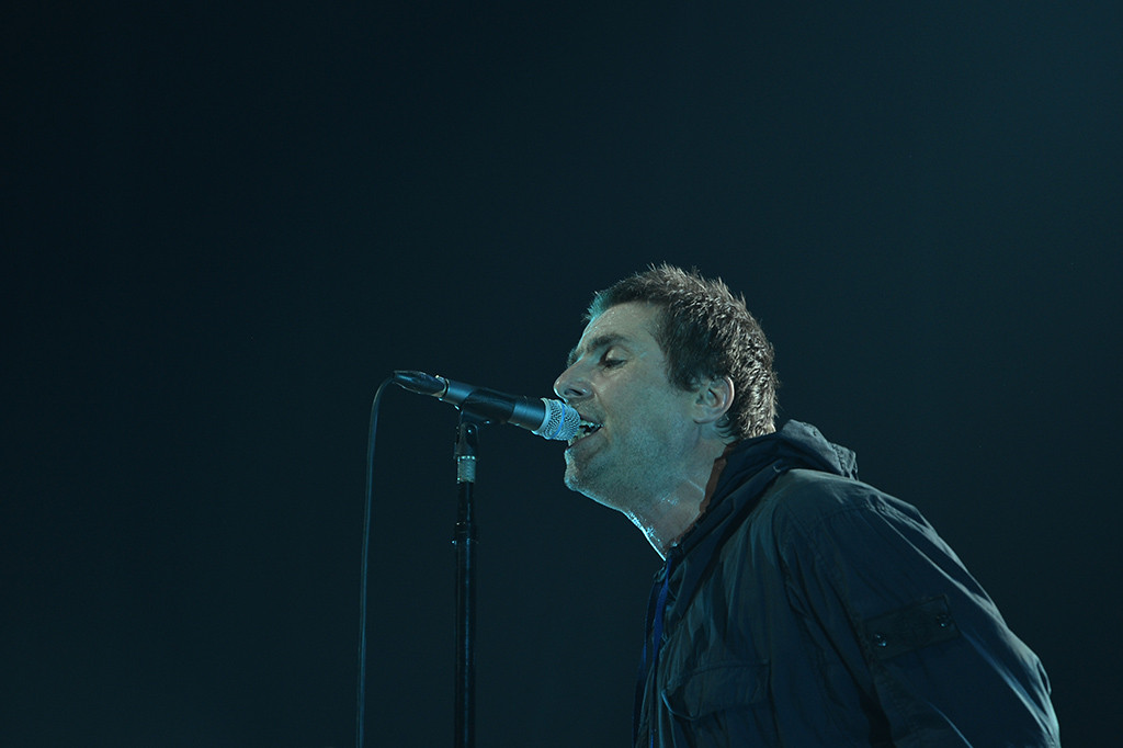 Liam yang tampil dengan menggunakan jaket hoodie berwarna hitam, tak menanggalkan ciri khasnya di atas panggung. ANTARA/Wahyu Putro A