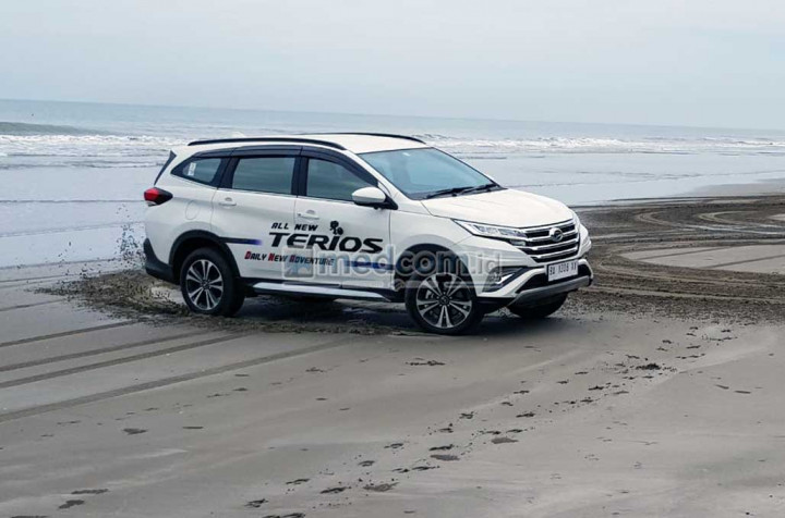Seru-Seruan Jajal All New Daihatsu Terios di Padang