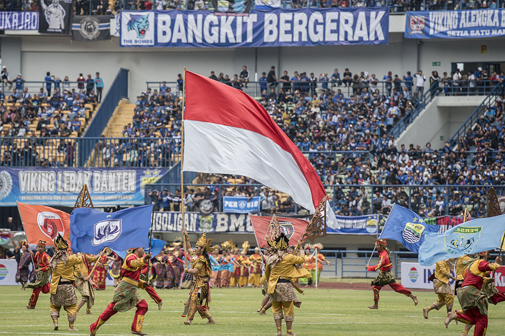 Turnamen pramusim ini dibuka dengan meriah di Stadion Gelora Bandung Lautan Api, Bandung, Jawa Barat.