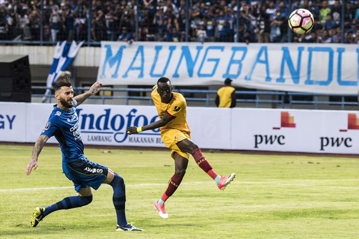 Hingga laga tuntas, keunggulan 1-0 Persib atas Sriwijaya tetap bertahan.