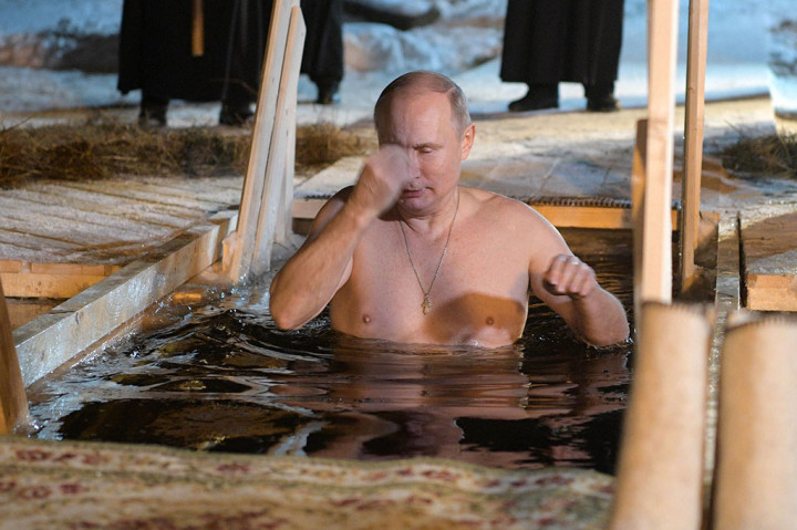 Setiap tahun di perayaan Epifani, umat Kristen Ortodoks menceburkan diri ke dalam sungai dan danau untuk memperingati pembaptisan Yesus Kristus di Sungai Yordan.