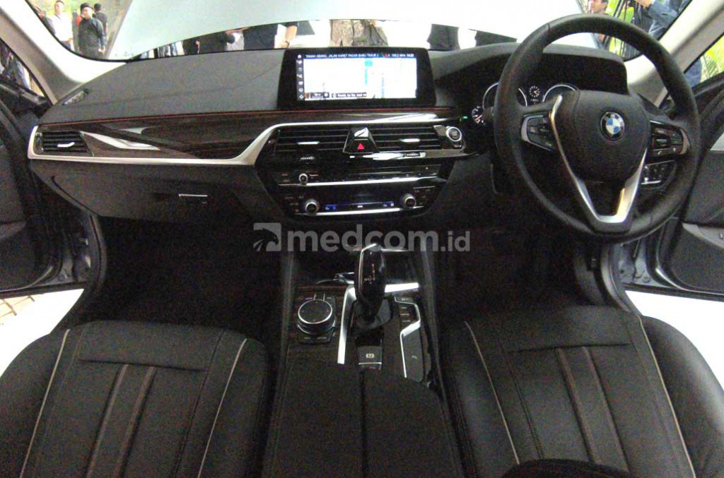 Semua fitur canggih di mobil ini bisa dirasakan langsung melalui kabin ini. Bahkan beberapa kontrol panel memang sengaja diletakkan di MID dan head unitnya. medcom.id/Ahmad Garuda