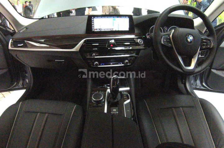 Semua fitur canggih di mobil ini bisa dirasakan langsung melalui kabin ini. Bahkan beberapa kontrol panel memang sengaja diletakkan di MID dan head unitnya. medcom.id/Ahmad Garuda