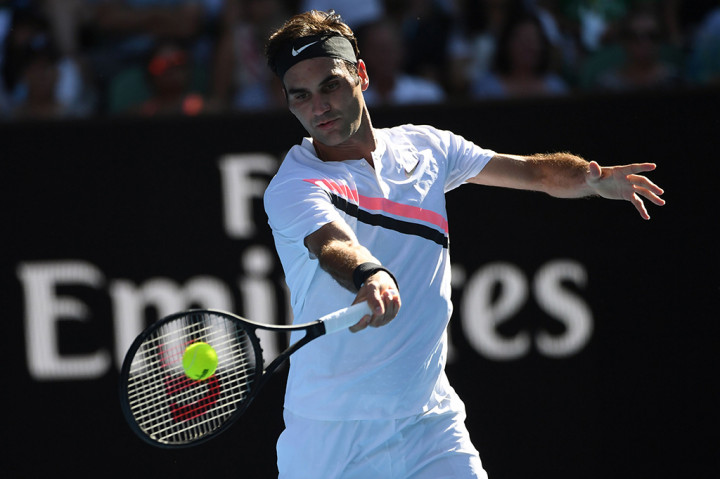 Federer menyudahi laga usai bertarung dua jam dan satu menit.