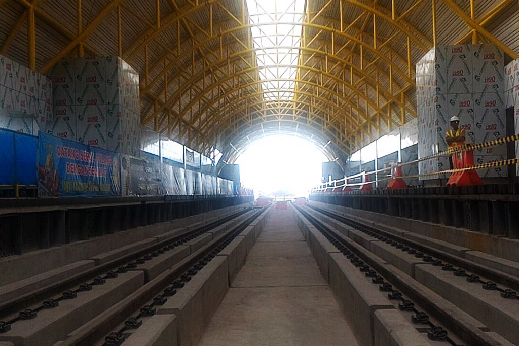 Setelah itu, proyek LRT akan melalui masa uji coba (commisioning) selama dua bulan hingga Mei. Menhub mengatakan, proyek yang akan digunakan untuk Asian Games 2018 pada Agustus tersebut akan selesai 100 persen pada Juni 2018.