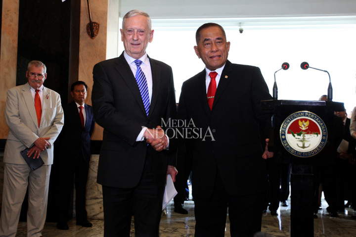 Pertemuan tersebut membahas visi Indonesia sebagai poros maritim dunia, kerjasama bilateral dan multilateral di kawasan dalam patroli terkoordinasi trilateral dan kerjasama Our Eyes, Persetujuan Keamanan Informasi Militer (GSOMIA) dan pengadaan alutsista. MI/ADAM DWI 