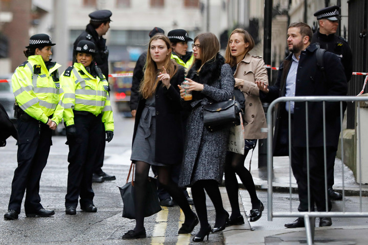 Lokasi yang dilanda kebocoran gas ada di kawasan Craven Street, dekat Strand, London. Belum diketahui lebih lanjut penyebab kebocoran gas itu. 