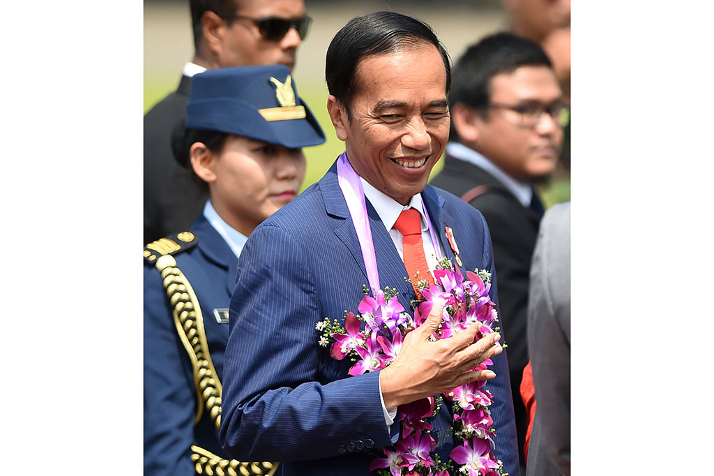 Presiden melakukan kunjungan ke sejumlah negara Asia Selatan, yang diawali ke Sri Lanka. Setelah itu Presiden akan bertolak ke India, Pakistan, Bangladesh, dan Afghanistan. Kunjungan tersebut merupakan kunjungan bilateral untuk memperkuat kerja sama ekonomi.