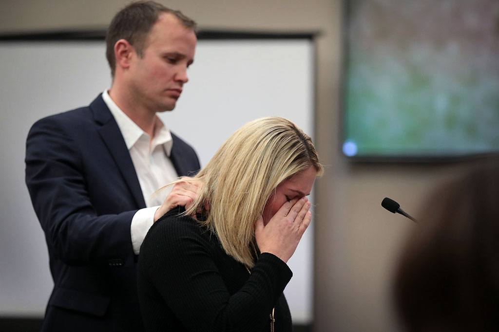 Sebelumnya selama sepekan, 156 korban dokter berusia 54 tahun tersebut memberikan pengakuan di pengadilan negara bagian di Lansing, Michigan. Para korbannya, termasuk atlet senam Olimpiade seperti Simone Biles, Aly Raisman, Gabby Douglas dan McKayla Maroney, memberikan pengakuan bahwa Nassar melakukan pelecehan terhadap mereka dengan kedok untuk memberikan perawatan medis.