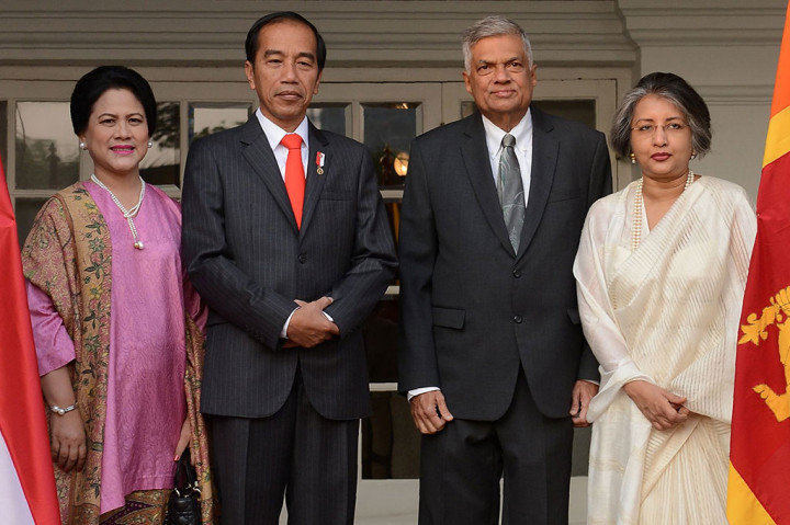 Sementara itu dalam santap pagi bersama Perdana Menteri Sri Lanka Ranil Wickremesinghe, Jokowi menyatakan Indonesia ingin berpartisipasi dalam pembangunan infrastruktur di Sri Lanka. Salah satu isi pembicaraan yang akan ditindaklanjuti adalah rencana PT INKA untuk mengekspor gerbong penumpang/barang ke Sri Lanka.