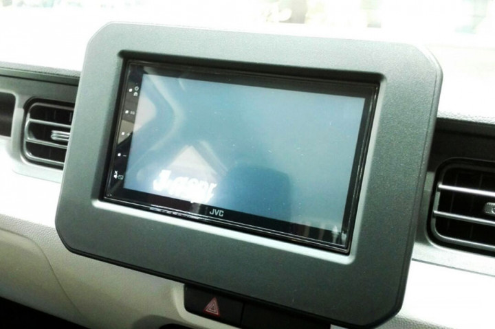 Kini Ignis Sport Edition dilengkapi dengan sistem hiburan layar sentuh tujuh inci.