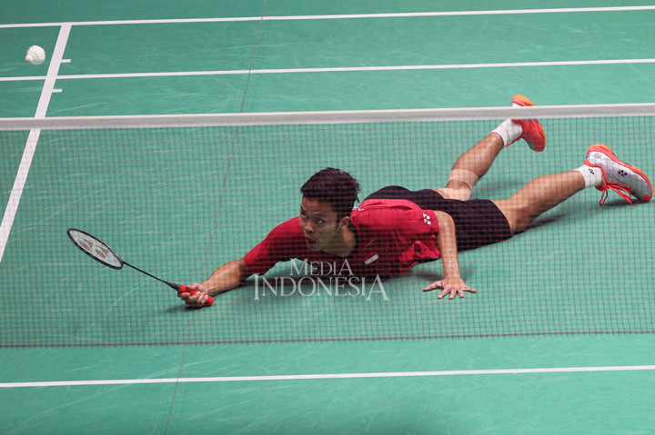 Lewat aksi jatuh bangun Ginting akhirnya memastikan Indonesia memiliki finalis di nomor tunggal putra setelah menang dengan skors 21-16 13-21 21-12 atas Chou Tien Chen (Taiwan). MI/Ramdani