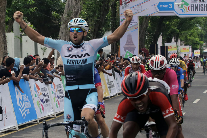Pmebalap yang memperkuat Java Partizan Cycling Team ini sukses beradu sprint dengan pebalap dibelakangnya dengan catatan waktu 04:44:06. Untuk posisi dua ada pembalap Timnas Indonesia Projo Waseso dan posisi tiga Muhammad Imam Arifin dari KFC Cycling Team.