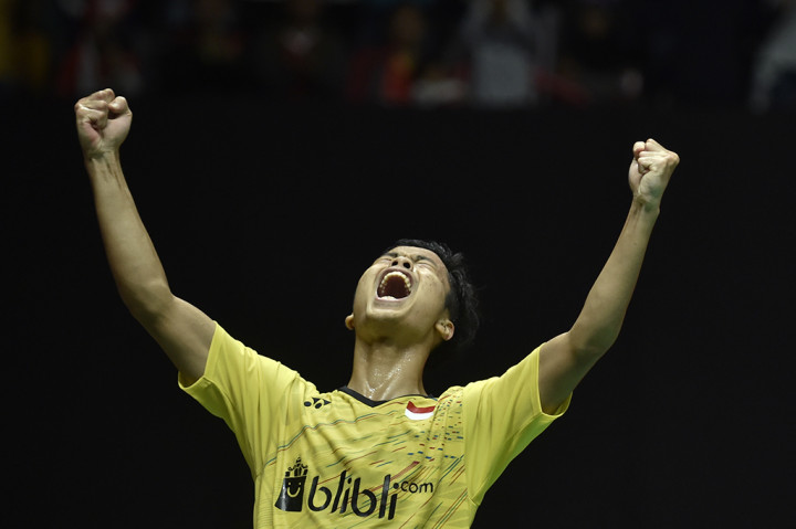 Pebulu tangkis tunggal putra Indonesia, Anthony Sinisuka Ginting, tampil sebagai juara Indonesia Masters 2018. ANTARA/Hafidz Mubarak A
