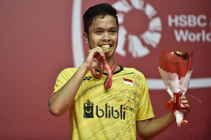 Dengan kemenangan ini, Anthony Ginting memperlebar catatan pertemuan melawan Sakai menjadi 2-0. Singkat kata, keberhasilan ini menempatkannya sebagai pemain pertama Indonesia yang berhasil menjadi juara di Istora Senayan pasca direnovasi. ANTARA/Hafidz Mubarak A