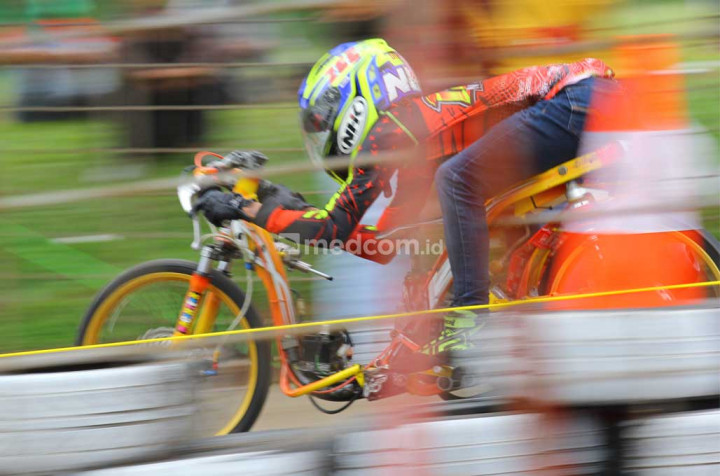 Para dragster sangat antusias mengikuti event balap yang berlangsung seru di awal tahun di Lapangan Sunbrust, BSD City, Tangerang Selatan. medcom.id/Ahmad Garuda
