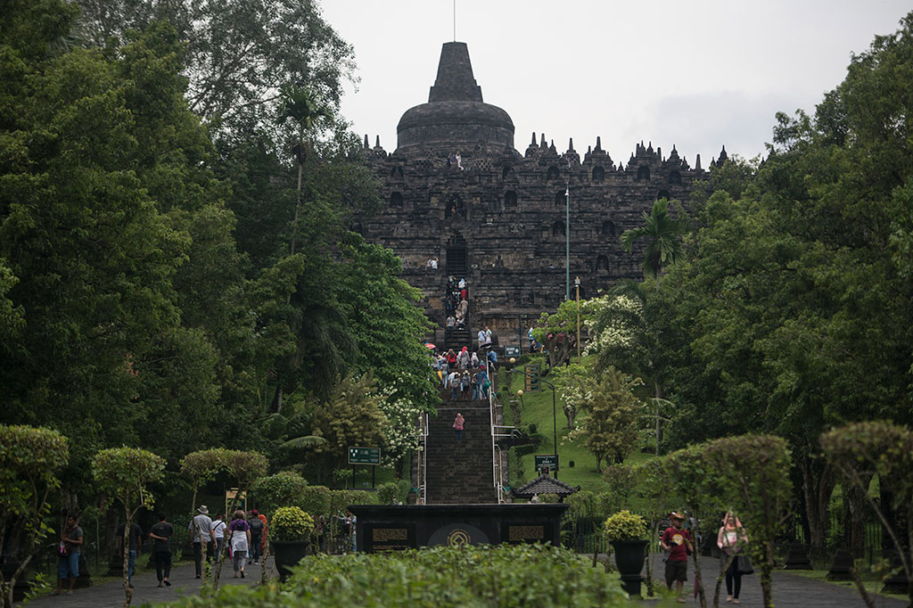 Pada era pemerintahan Joko Widodo ini, Candi Borobudur termasuk salah satu dari empat lokasi wisata yang menjadi prioritas percepatan pembangunan. Seperti diketahui presiden menargetkan kunjungan wisatawan pada 2019 mencapai 20 juta orang dan pergerakan wisatawan nusantara 275 juta, serta indeks daya saing pariwisata berada di ranking 30 dunia. 