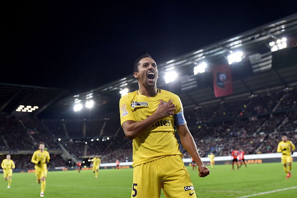 Tim tamu menggandakan keunggulan pada menit ke-9 babak kedua lewat gol dari jarak dekat Marquinhos.