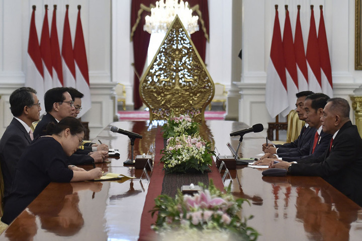 Pertemuan tersebut membahas peningkatan kerja sama bidang pertahanan termasuk alutsista dan penanganan terorisme. Salah satu kerjasama alutsista yakni mengenai kapal selam. Menhan Ryamizard mengatakan pihak Korsel telah melihat kapal selam Indonesia.
