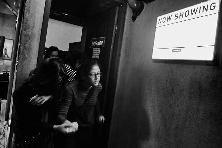 Paviliun 28 merupakan sebuah tempat berupa cafe di kawasan Jakarta Selatan yang di dalamnya terdapat bioskop bernama 'Blind Date Cinema'. Bioskop itu dibuat khusus bagi para penyandang tuna netra untuk mengikuti kegiatan nonton bareng. 