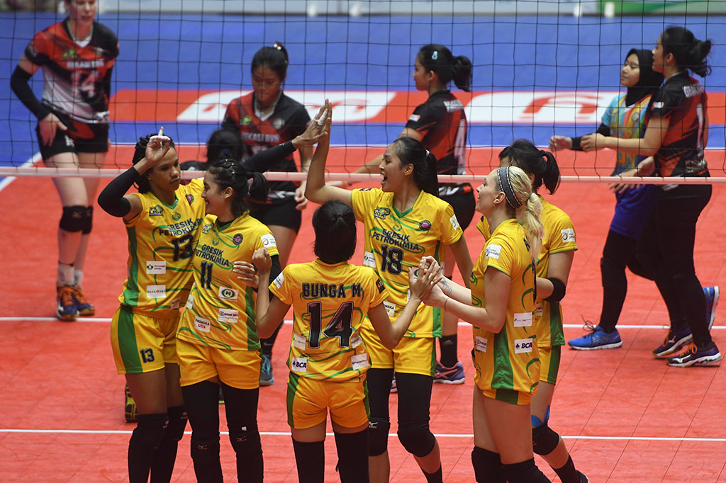 Sementara itu tim putri Gresik Petrokimia meraih kemenangan kedua dalam Proliga 2018 dengan menundukkan Bekasi BVN 3-1 (25-15, 15-25, 25-13, 25-19) pada penutup putaran pertama Proliga. Kemenangan sebelumnya,  diraih Gresik Petrokimia saat melawan PGN Popsivo Polwan dengan skor 3-2 pada seri pembuka putara pertama yang berlangsung di GOR UNJ Yogyakarta.