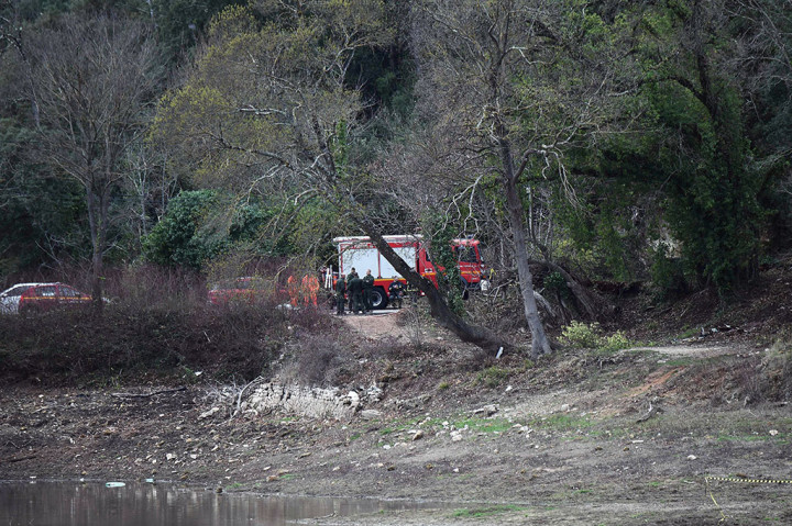Dua helikopter pelatihan saling bertabrakan hanya beberapa menit setelah lepas landas pada pukul 8:30 waktu setempat.
