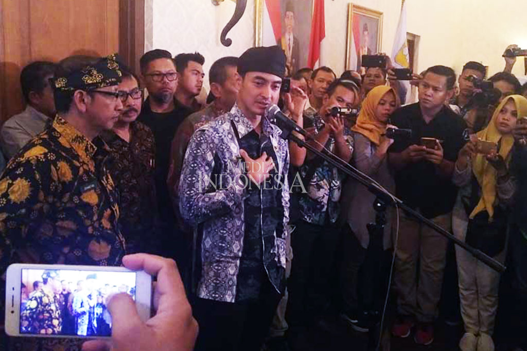 Zumi juga mengatakan bahwa hingga saat ini dirinya masih menjalankan aktivitasnya sebagai Gubernur Jambi dan belum ada surat pemberhentian dari Menteri Dalam Negeri. MI/Solmi
