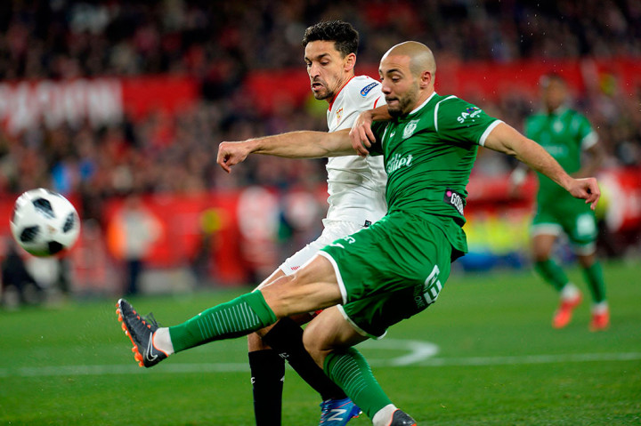 Pada menit-menit awal babak pertama Sevilla kesulitan menembus gawang tamunya Leganes di Stadion Ramon Sanchez Pizjuan. Hal itu tidak lepas dari kedisiplinan pemain belakang lawan.