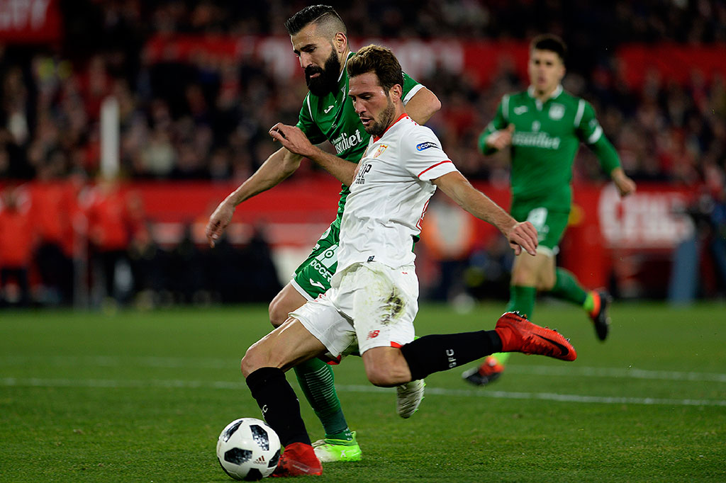 Tuan rumah baru bisa menggandakan keunggulan satu menit menjelang bubaran lewat Franco Vazquez. Tembakan kaki kirinya dari sudut sempit gagal diantisipasi kiper Leganes Nereo Champagne.