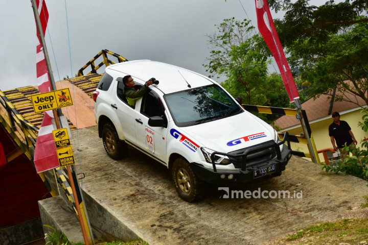 Menaiki dan menuruni medan yang curam dengan mudahnya.