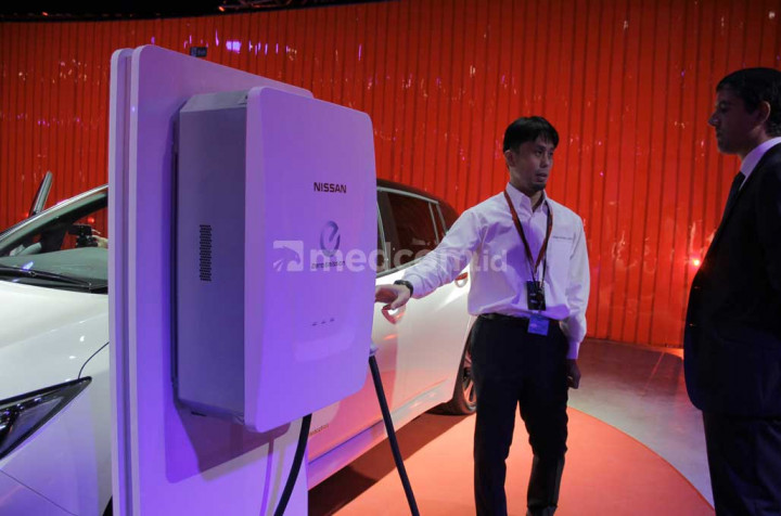 Prasarana seperti charging port dan charging station adalah hal yang juga banyak dibicarakan dalam diskusi dan panel para peserta yang hadir di acara tersebut. Mengingat regulasi untuk setiap negara berbeda dan butuh komitmen bersama untuk mewujudkan penyeragaman itu. medcom.id/Ahmad Garuda