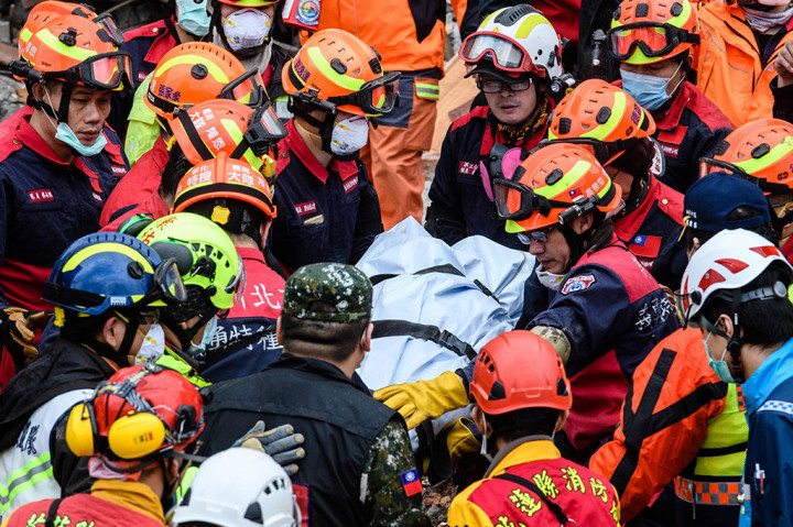 Sedikitnya 10 orang dipastikan tewas setelah gempa berkekuatan 6,4 pada Skala Richter mengguncang Hualien pada Selasa, 6 Februari 2018. Sementara itu korban hilang tujuh orang.