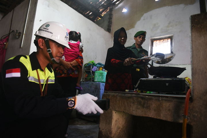 Dia menjelaskan, per bulan rata-rata setiap rumah tangga hanya perlu mengeluarkan Rp30-Rp40 ribu apabila menggunakan jargas. Sebaliknya, jika menggunakan elpiji 3 kilogram, tiap bulan bisa menghabiskan biaya Rp60-Rp70 ribu.